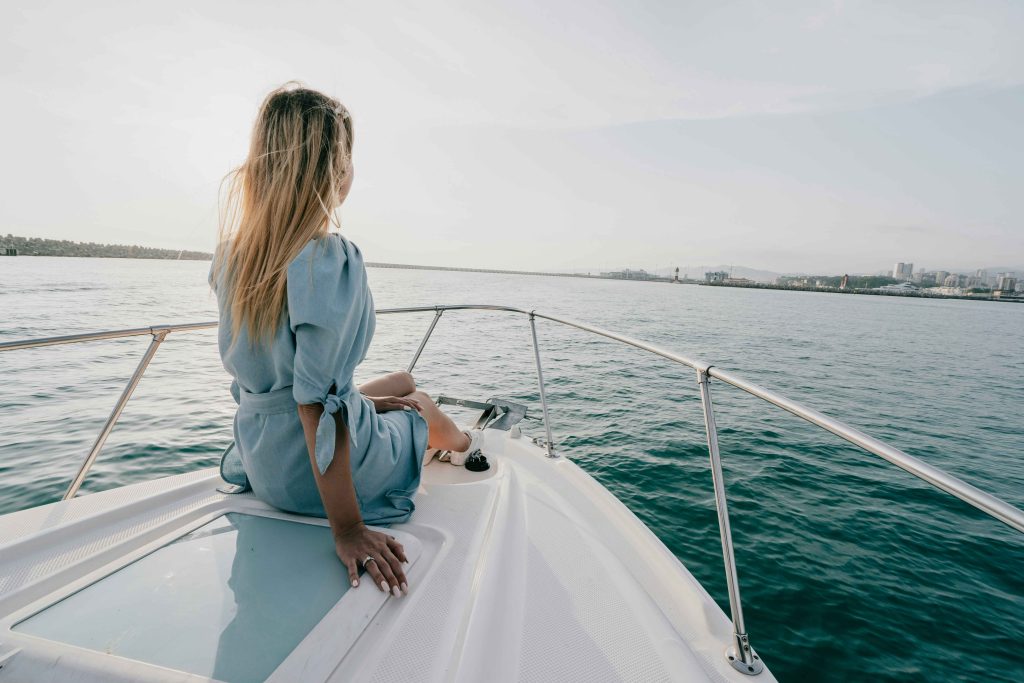 Romantic Escapes with Luxury Yacht Charter Dubai